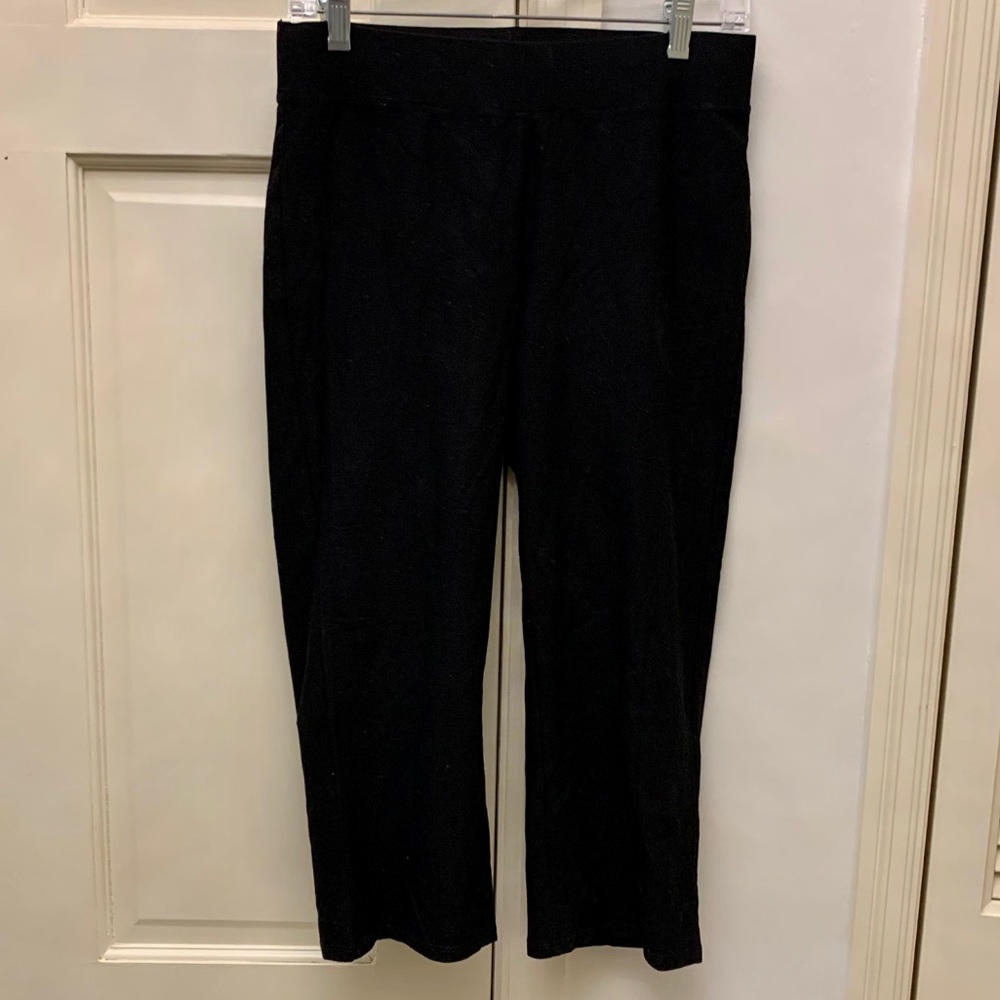 EILEEN FISHER cropped black stretch pants. XS.
